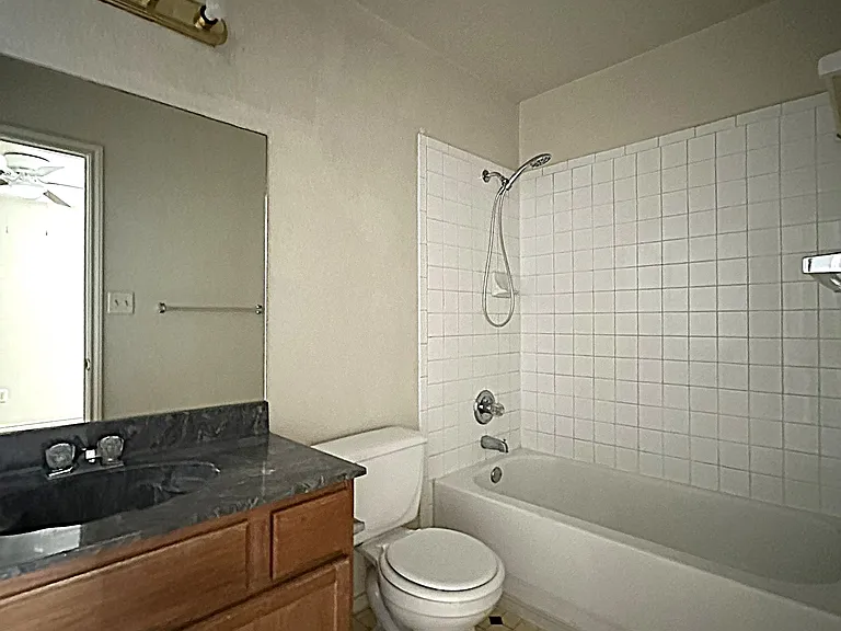2801 Cantabrian Dr #D — Photo 11