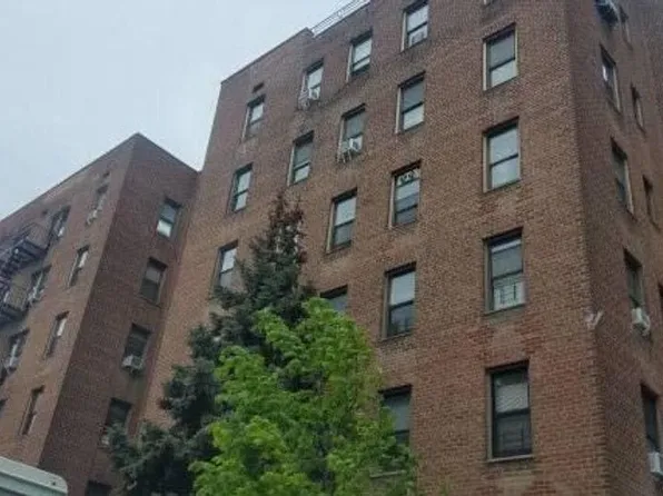 6615 Wetherole St, Flushing, NY 11374