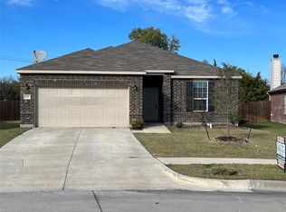 208 Waxberry Dr, Fate, TX 75189