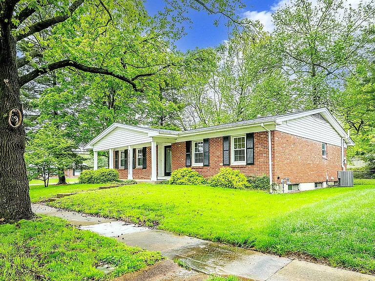 10602 Tioga Ct — Photo 2