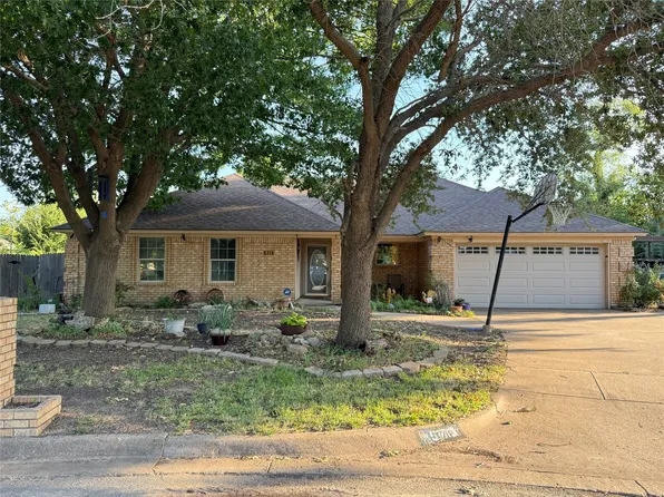 5713 Rio De Janeiro Cir, North Richland Hills, TX 76180