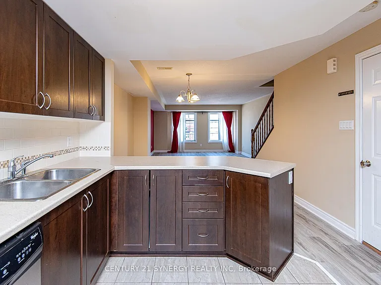 2228 Tenth Line Rd — Photo 12