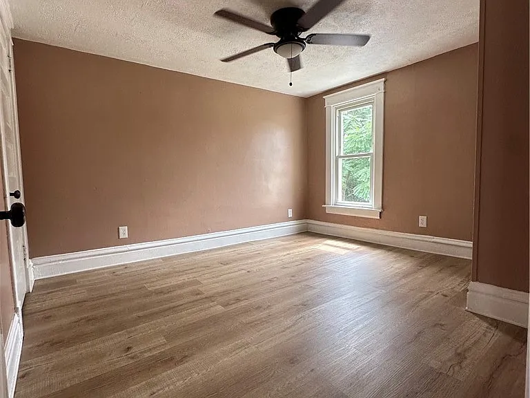 431 W Wayne St — Photo 15