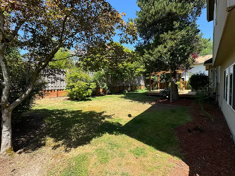 17485 NW Ashland Dr — Photo 14