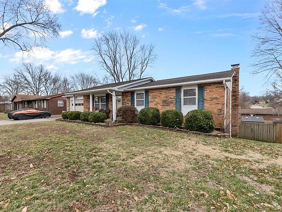 3rd image of 617 Red Bud Cir