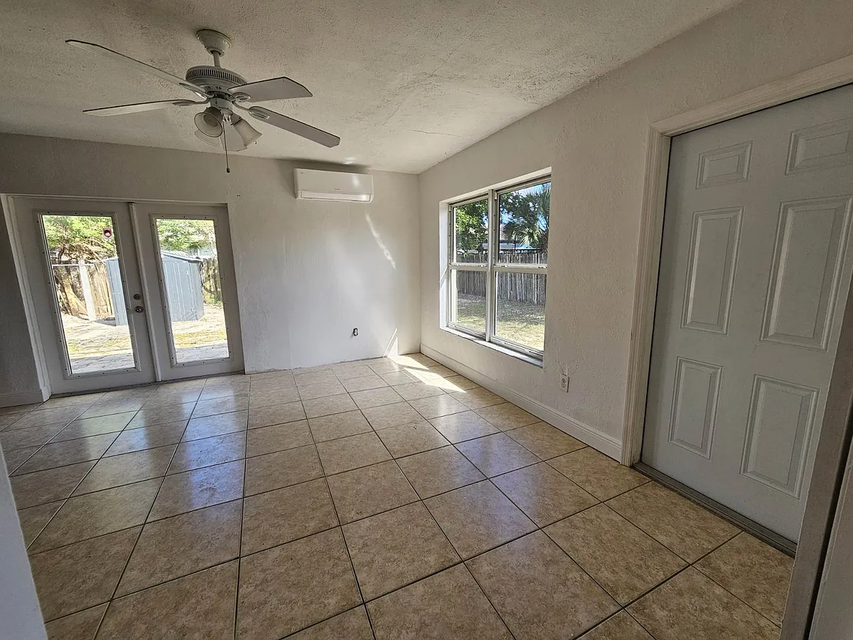 Building Photo - 1610 NW 9th Ave #1610