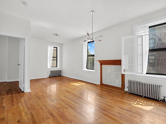 3rd image of 2139 Amsterdam Ave #4C