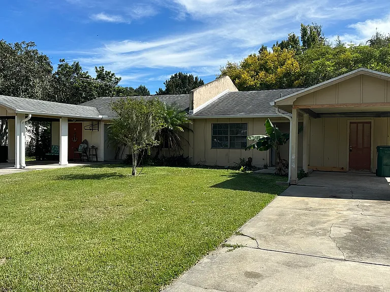 907 Royal Oak Ct — Photo 13