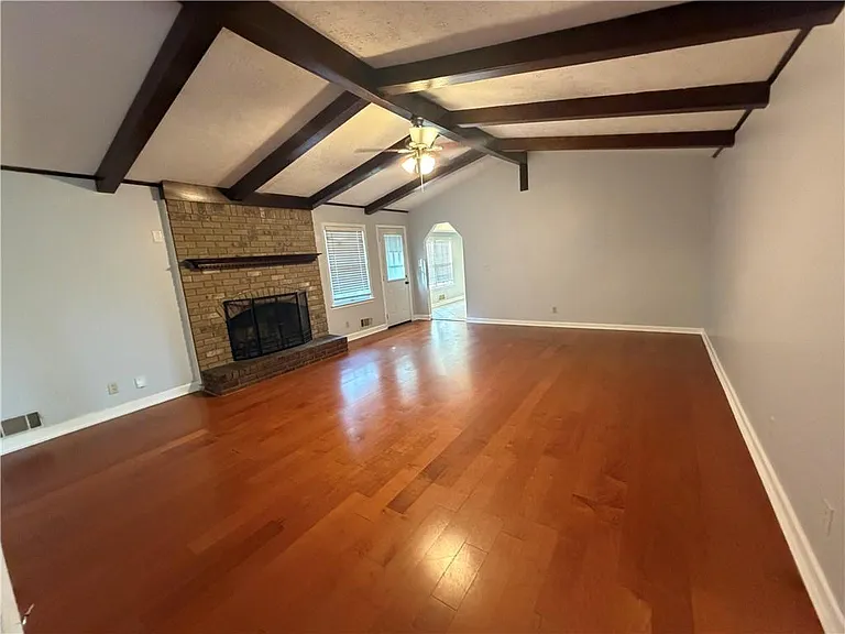 3336 Camelot Dr — Photo 5