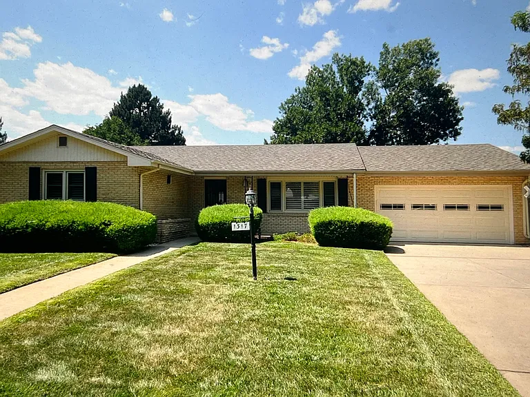 1317 Yount St — Photo 1