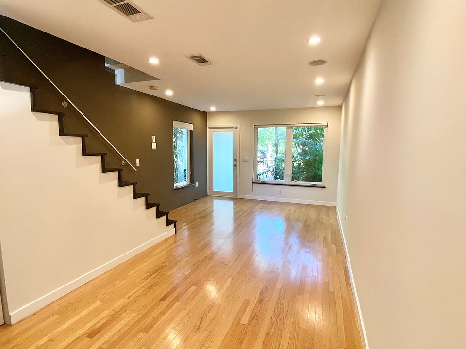 Dining & Living Room. Main entrance