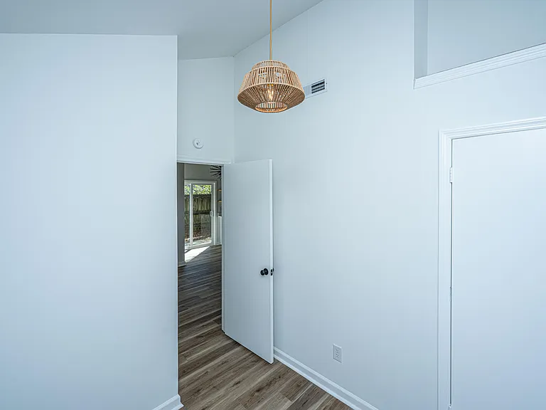 1078 Secessionville Rd — Photo 32