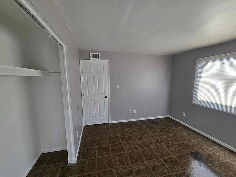 2302 & 2304 E Broadway Rd — Photo 35