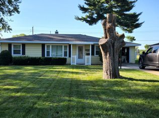 2005 E 18th St, Sterling, IL 61081