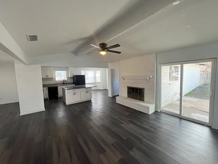 742 Royal Oaks Dr — Photo 7