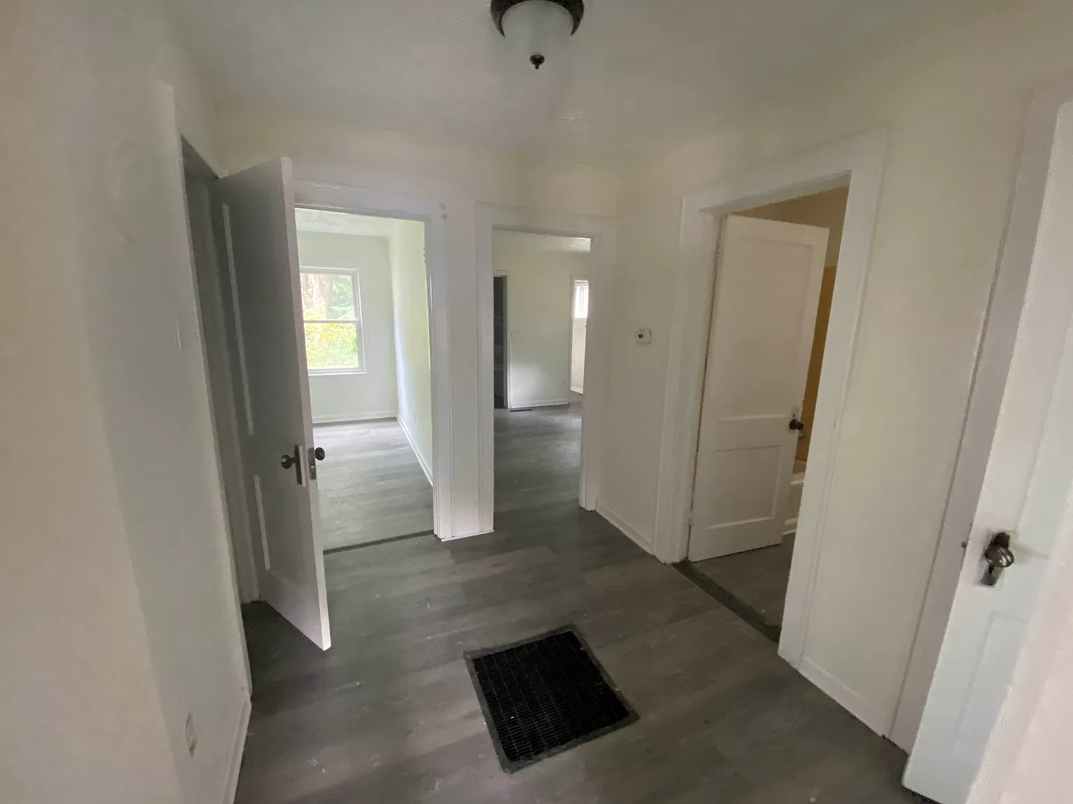 3 bed, 2342 sqft, $1,500 — Photo 3