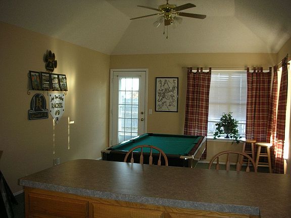 2nd living area or game room area