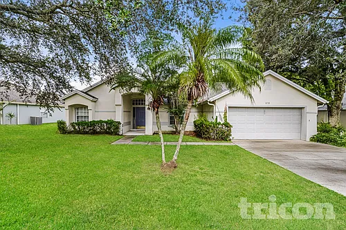 878 High Pointe Cir Photo 1