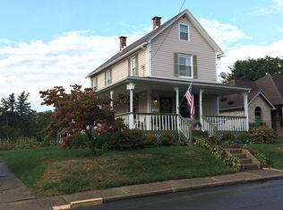 407 E Beaver St, Zelienople, PA 16063