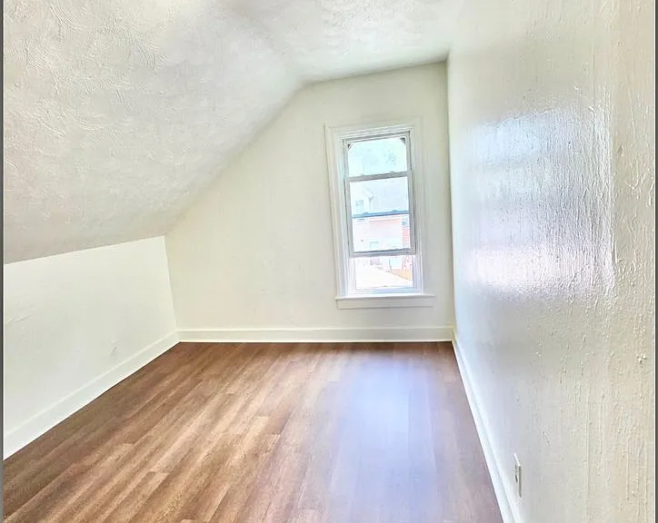 79 Hamlet Avenue — Photo 25