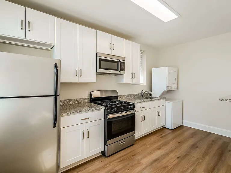 535 Mellon St SE — Photo 9