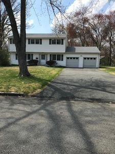 11 Bunyan Dr, Livingston, NJ, 07039
