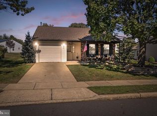 42 Horseshoe Ln N, Columbus, NJ 08022