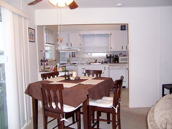 Dine while Overlooking the Bay