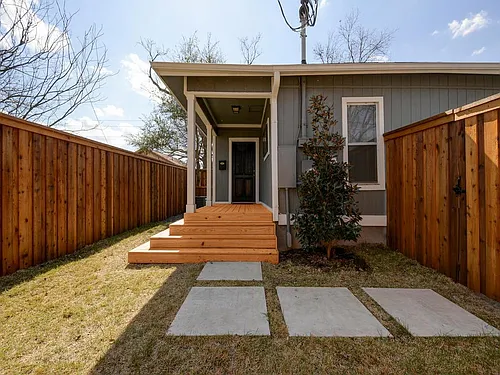2106 Holly St #B Photo 1 2106 Holly St #B Photo 1