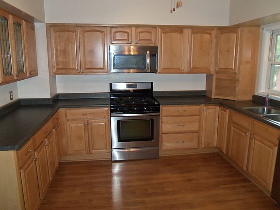 2nd image of 441 W Madison St