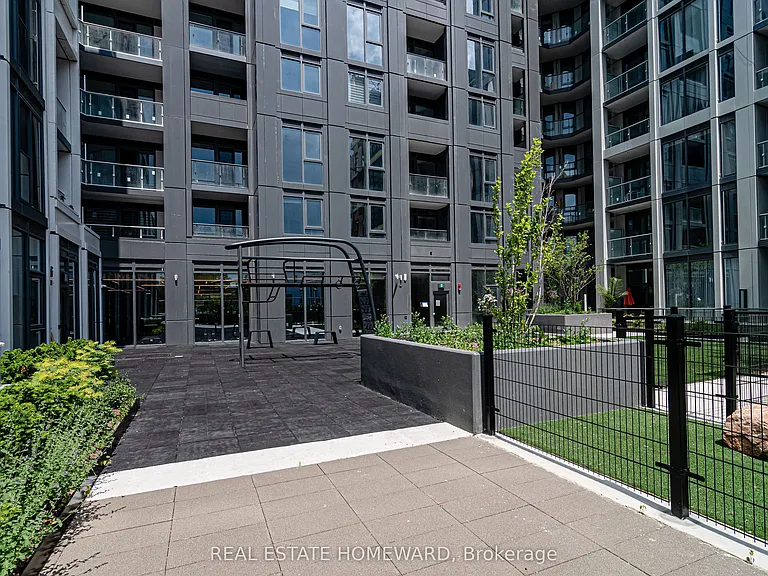 2020 Bathurst St #502 — Photo 29