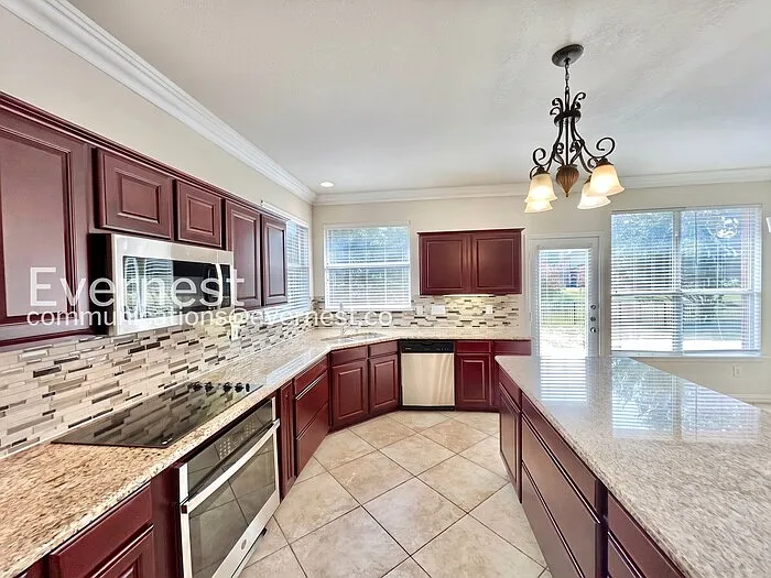 6458 Riverside Dr — Photo 4