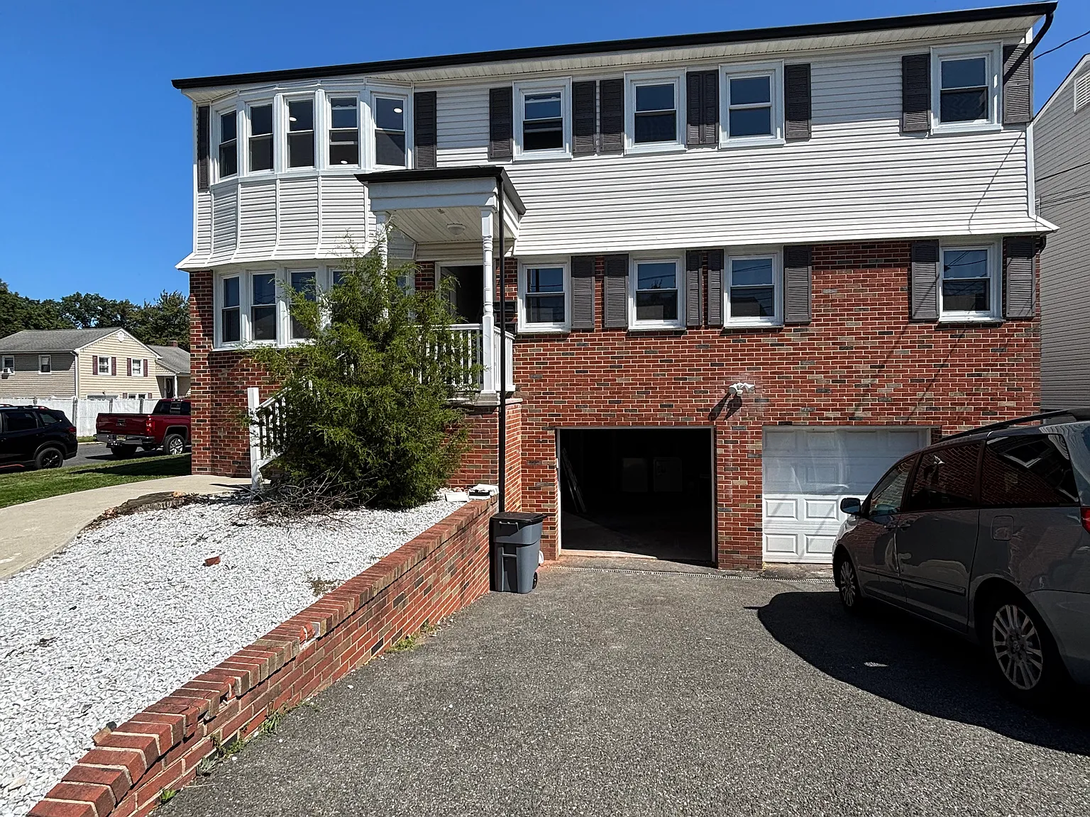 4 bed, $3,600 — Photo 1