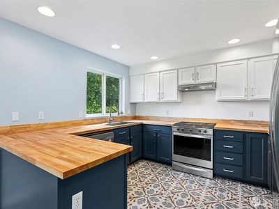 4648 Phillips Rd SE, Pt Orchard, WA, 98366