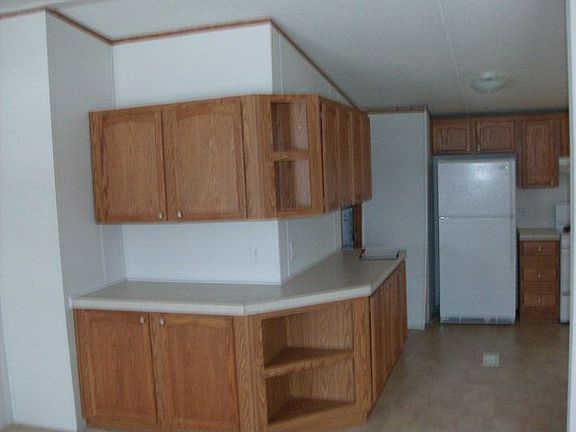 3rd image of 127 Broadway Ave
