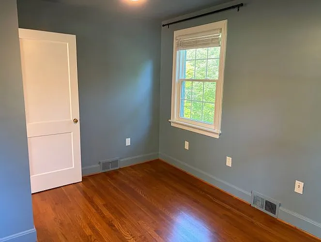 301 Rowland Dr — Photo 9