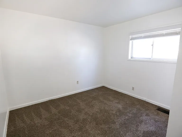 458 Park St — Photo 10