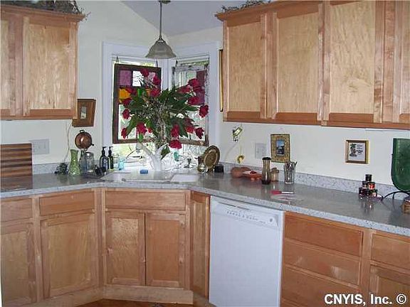 5th image of 311 Washington St
