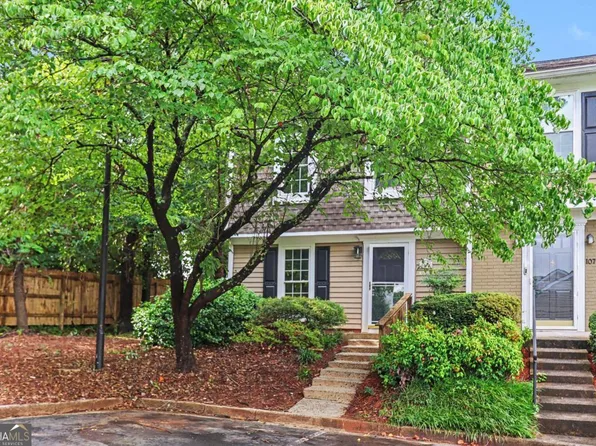 1074 New Haven Dr, Marietta, GA 30064