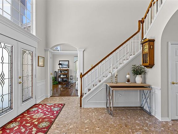 2nd image of 226 Chestnut Ridge St