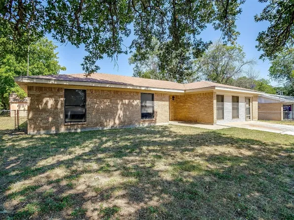 1110 N Elm St, Weatherford, TX 76086