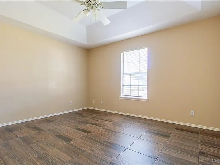 703 N Agate St #C — Photo 15