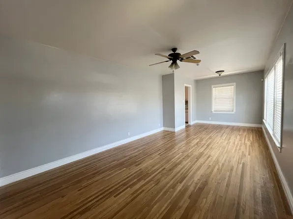 22 Real Rd, Bakersfield, CA 93309
