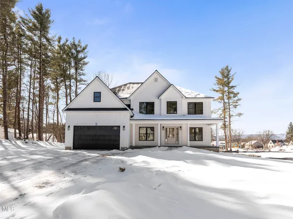 223 Pinewood Drive, Schenectady, NY 12303