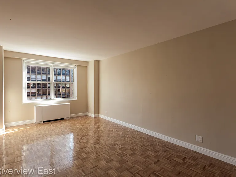 251 E 32nd St #7E — Photo 4
