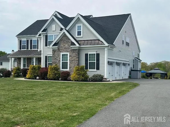 23 Claridge Ln, Flemington, NJ 08822