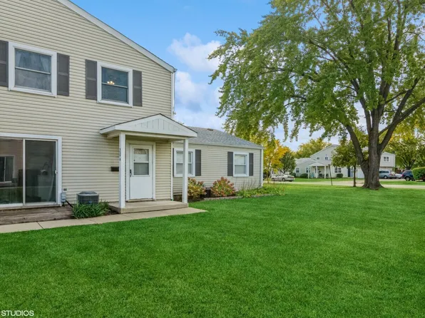 329 David Ct Unit B, Bartlett, IL 60103