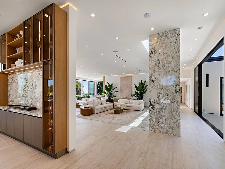 365 Trousdale Pl — Photo 3