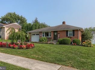 10 W Walnut St, Cleona, PA 17042