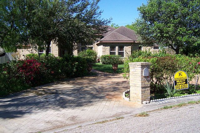 1st image of 1229 W Yoakum Ave